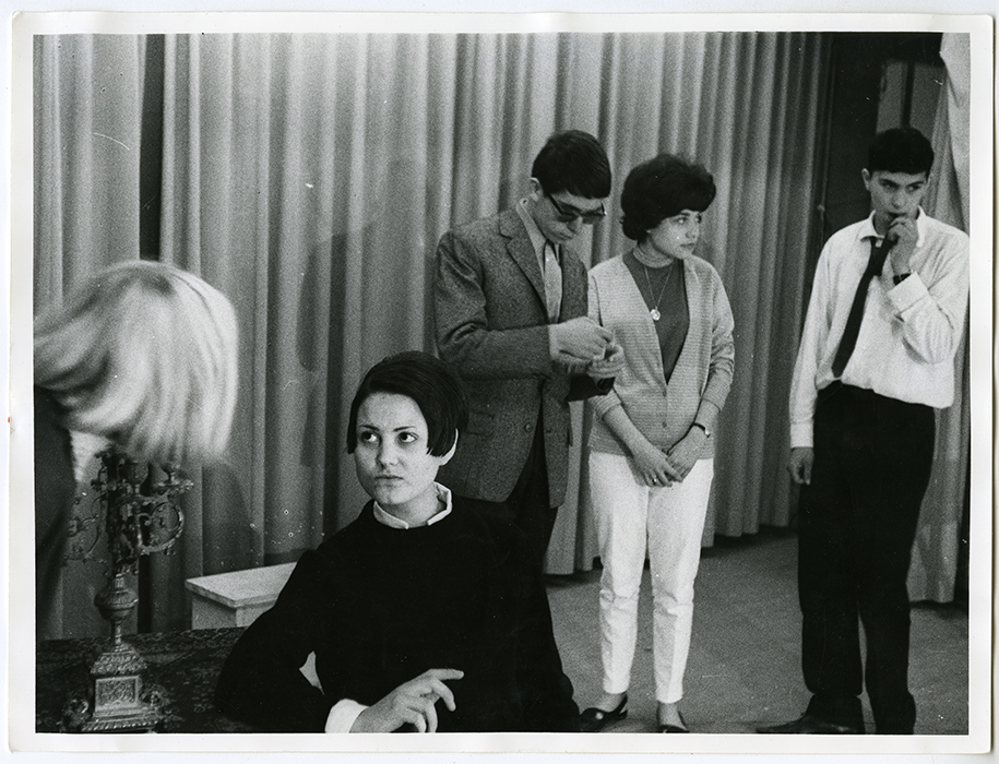 Performance de Tartuffe au THELEM, [ca 1966]. / Photographe inconnu. 1 photographie : épreuve n&b. Archives UdeM, P0419-D-D0006-P0009