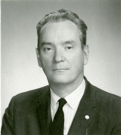 Jean Houpert, directeur du Service de l'extension de l'enseignement de 1962 à 1967, 1964. Source Archives UdeM, Fonds Bureau de l’information (D0037). 1FP,03600.