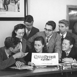 Équipe de rédaction présentant du journal Quartier latin, [1957-1958]. Photo Henri Paul. D00371FP03455